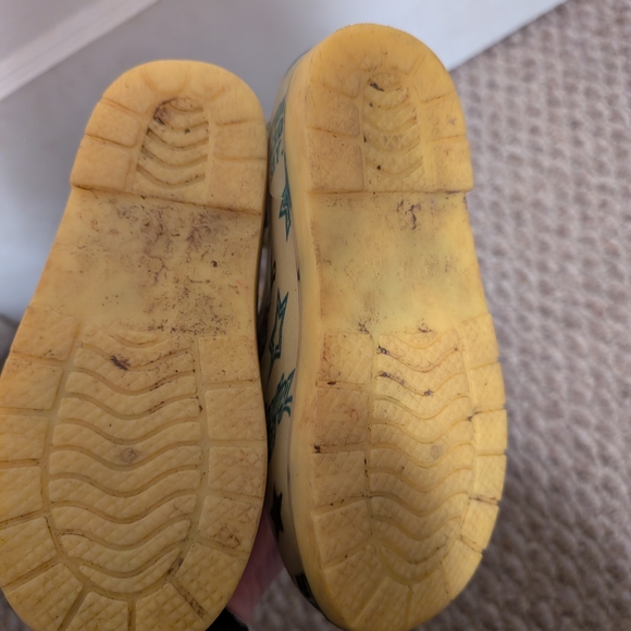 Kids Yellow Star Print Rain Boots - Picture 3 of 6